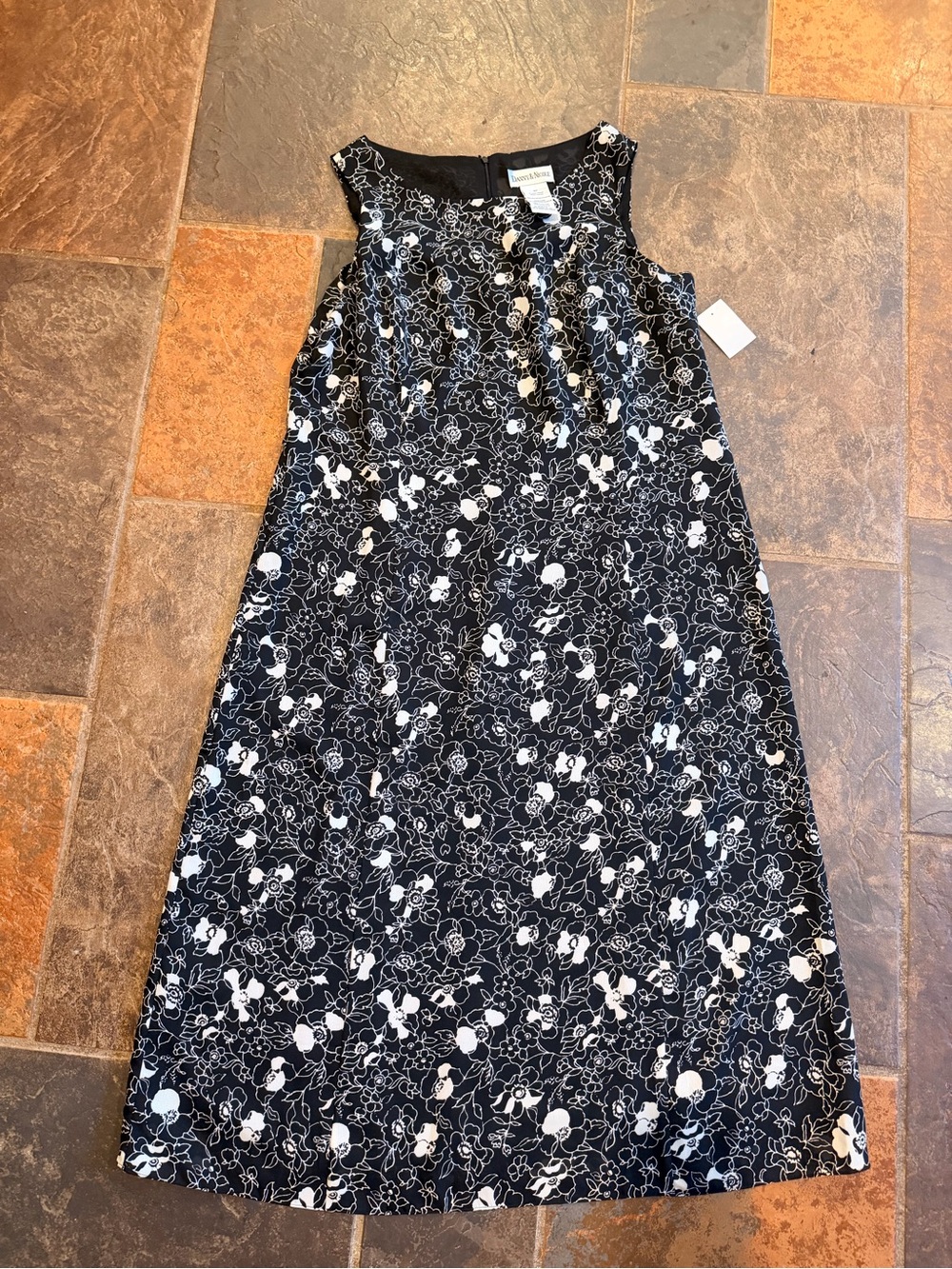 NWT Danny & Nicole Women's Black & White Floral Print Midi Dress